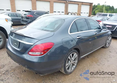 2015 Mercedes-Benz C 300 из США, поврежденный, VIN 55SWF4JB0FU055962